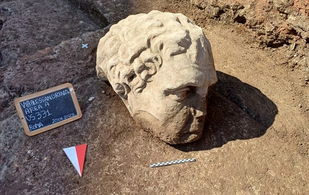 Giant marble head found under Trajan’s Forum in Rome